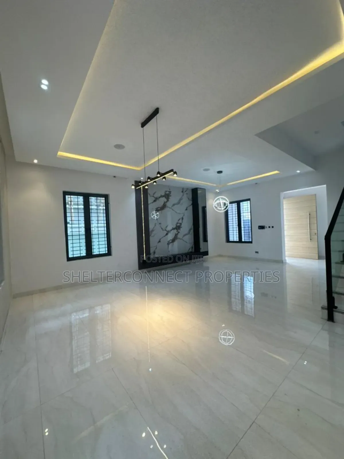 5bdrm Duplex in Lekki Phase 1 for sale in Lekki Phase 1