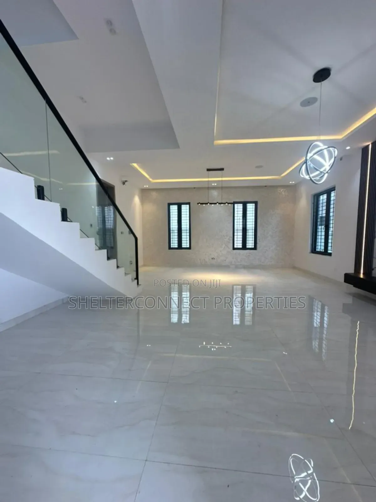 5bdrm Duplex in Lekki Phase 1 for sale in Lekki Phase 1