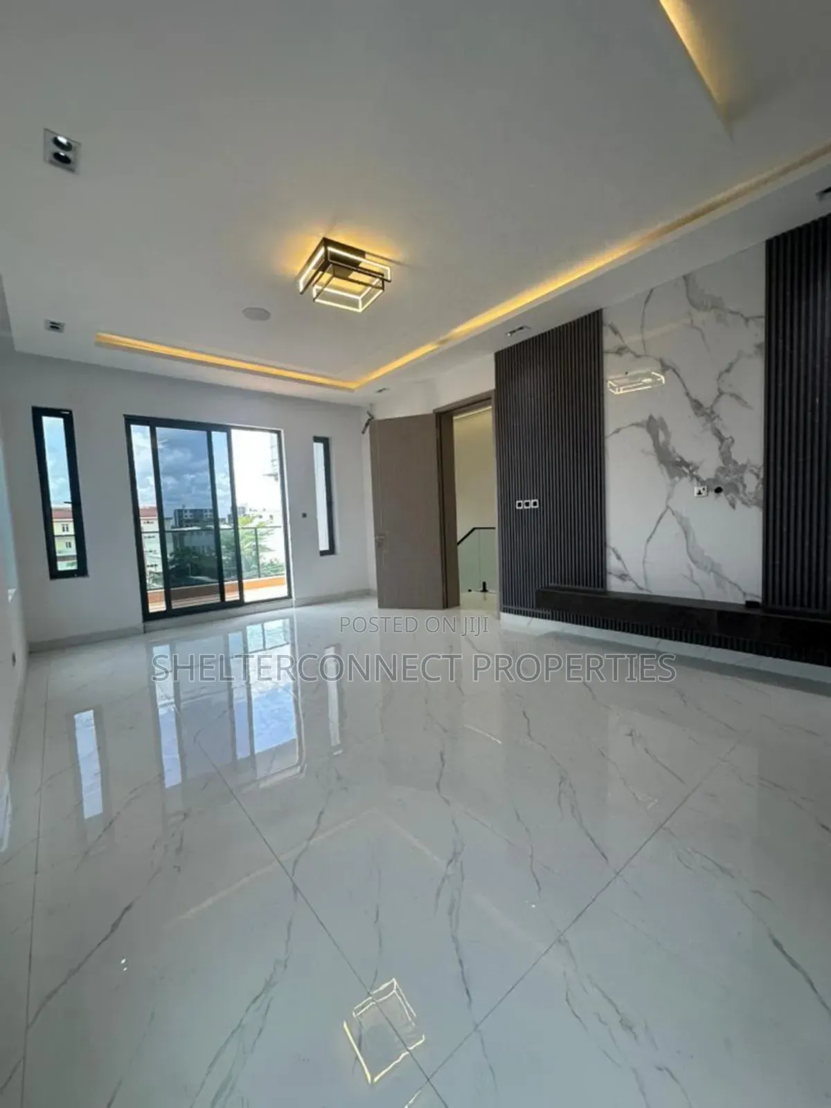 5bdrm Duplex in Lekki Phase 1 for sale in Lekki Phase 1