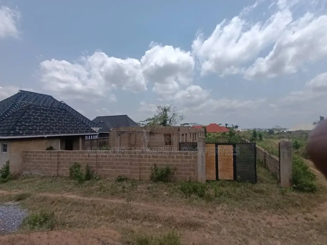 3bdrm Bungalow in Kutayi, Harmony for sale in Akobo