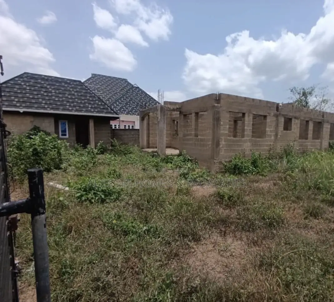 3bdrm Bungalow in Kutayi, Harmony for sale in Akobo