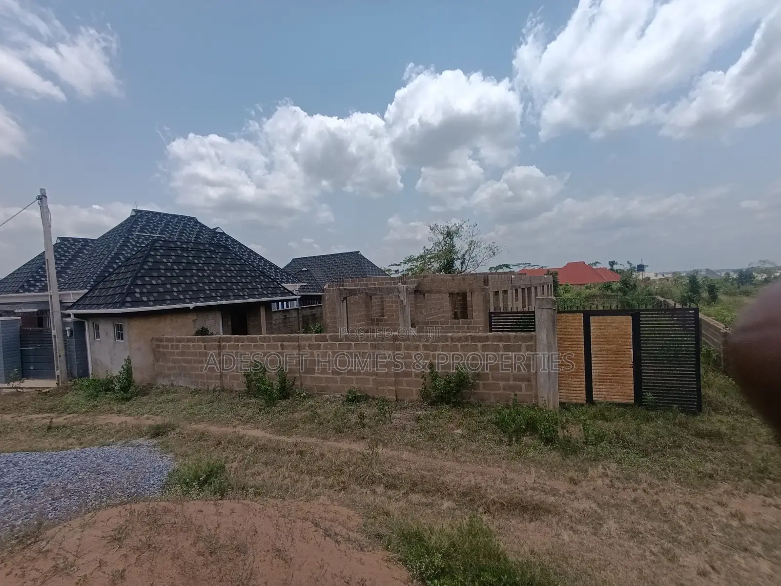 3bdrm Bungalow in Kutayi, Harmony for sale in Akobo