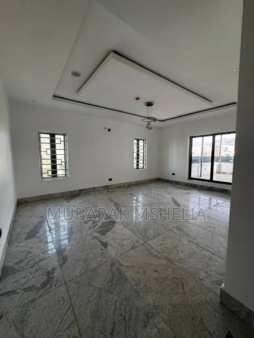 6bdrm Duplex in Katampe Extension for sale in Katampe Extension