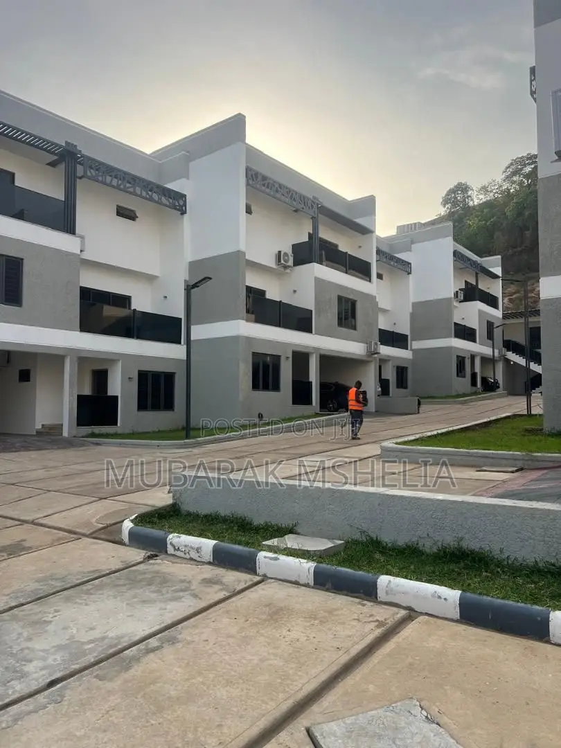 4bdrm Duplex in Katampe Extension for sale in Katampe Extension