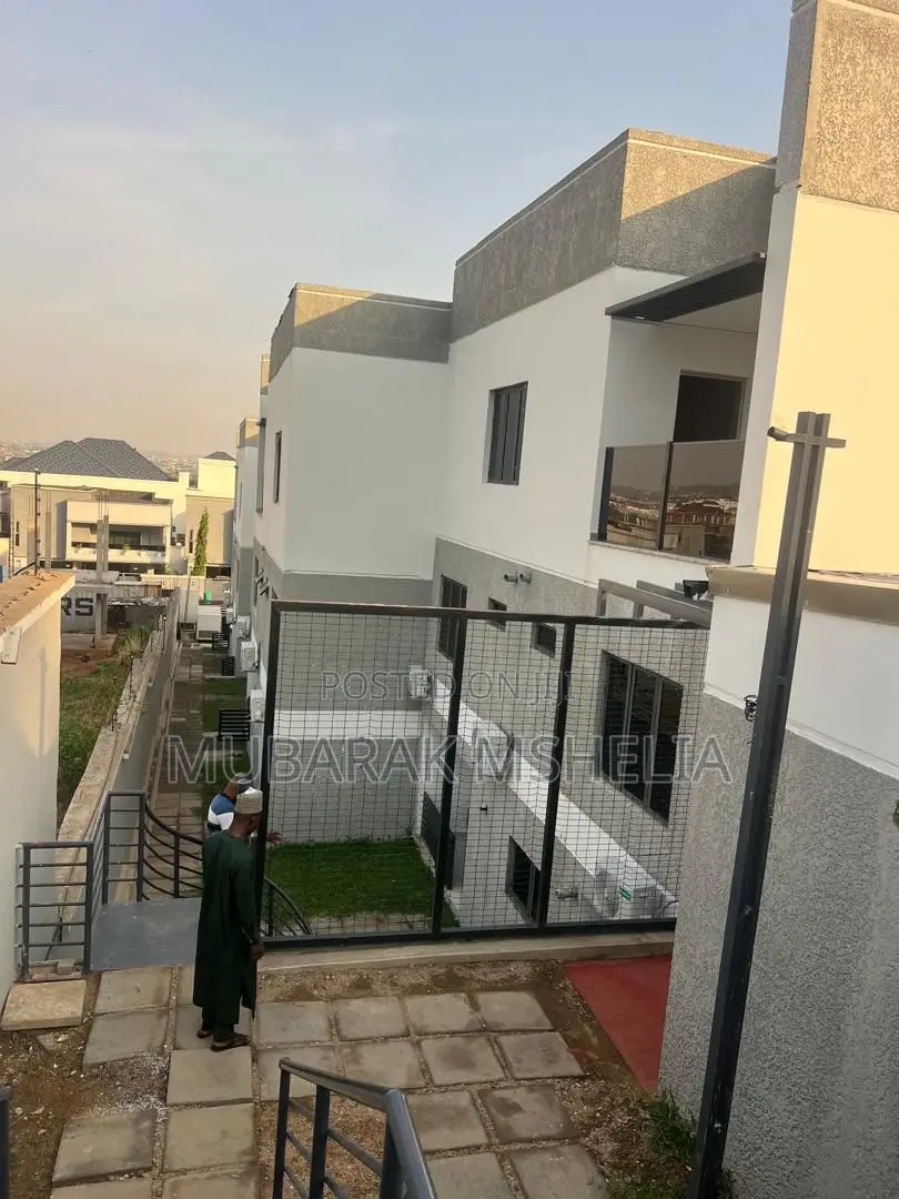 4bdrm Duplex in Katampe Extension for sale in Katampe Extension