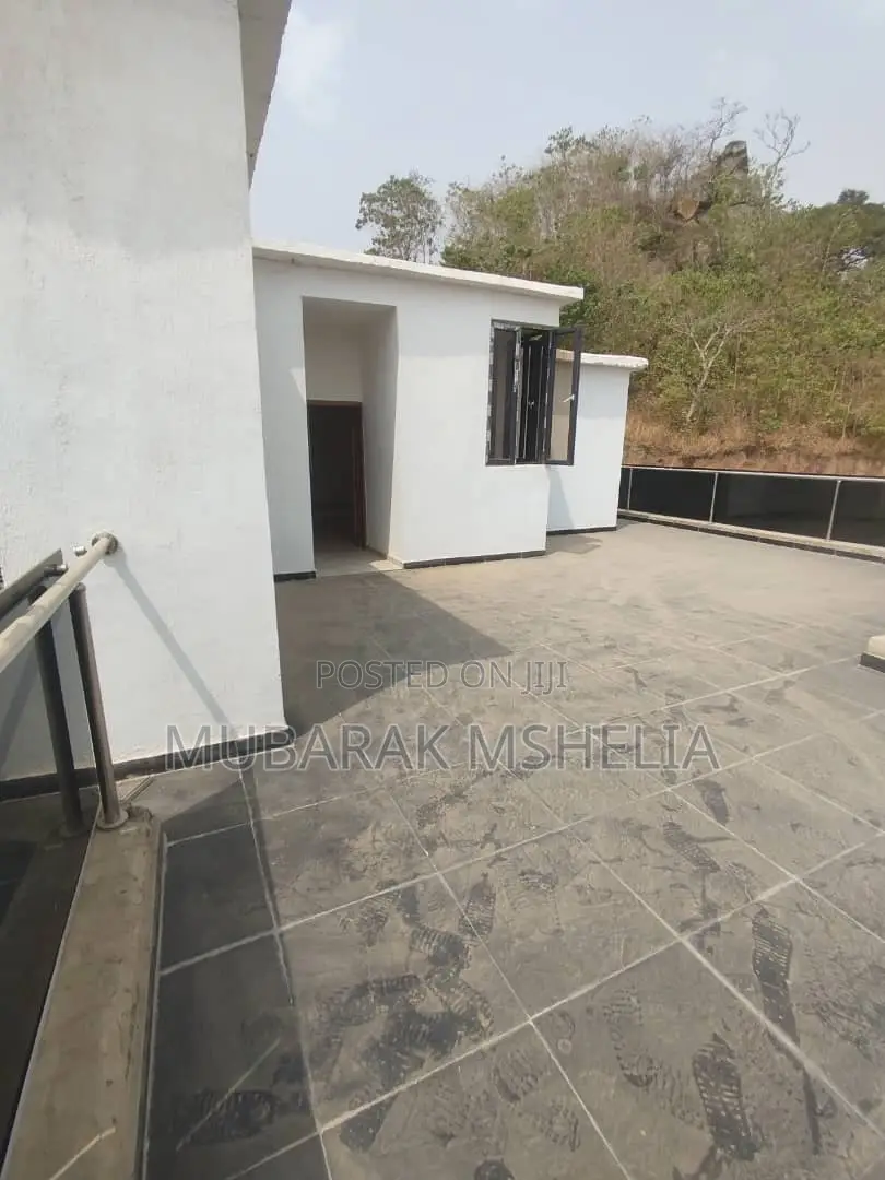 5bdrm Duplex in Guzape District for sale in Guzape District