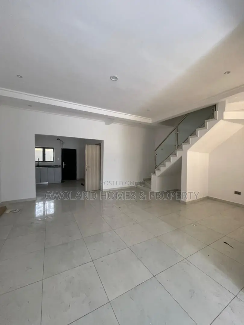 3bdrm Duplex in Chevron for rent in Chevron