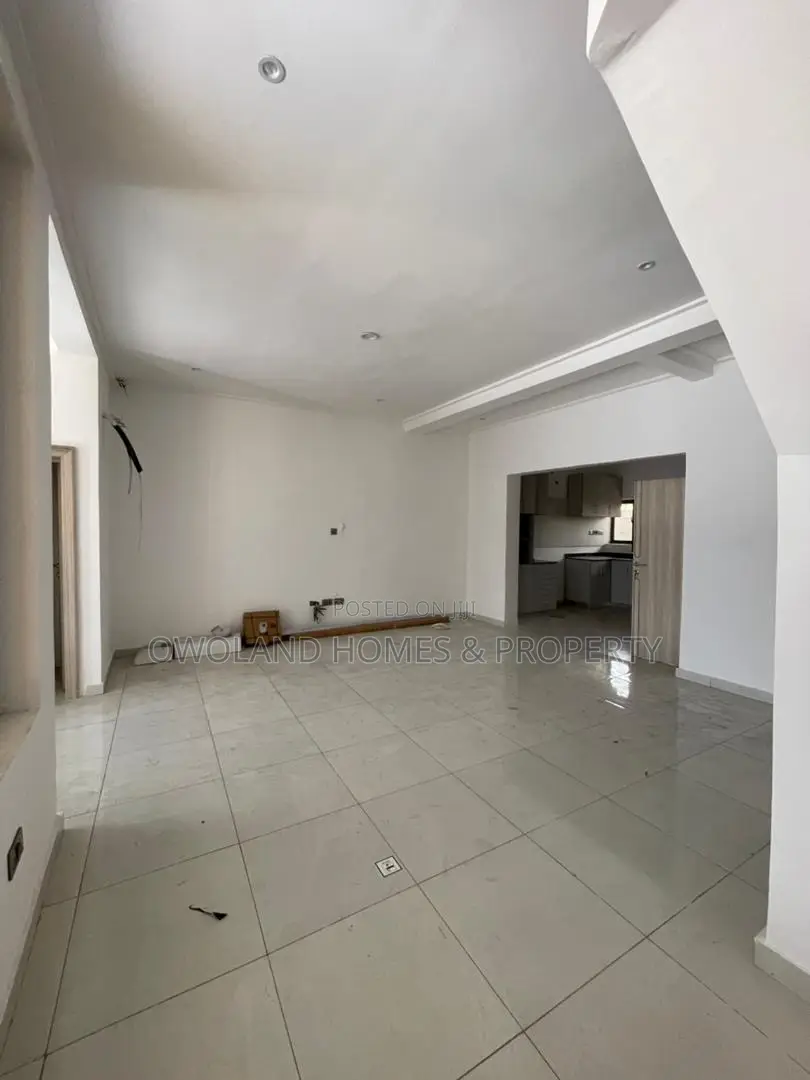 3bdrm Duplex in Chevron for rent in Chevron