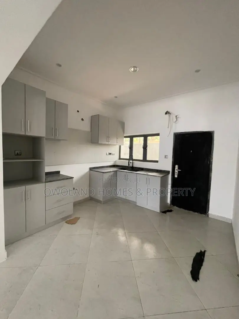 3bdrm Duplex in Chevron for rent in Chevron