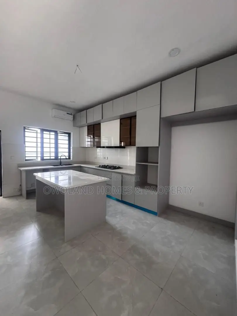 3bdrm Duplex in Lekki Phase 1 for rent in Lekki Phase 1