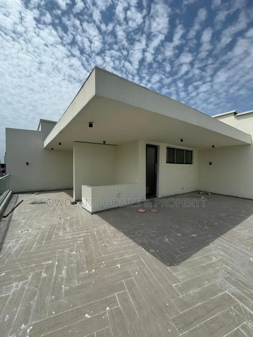 5bdrm Duplex in Cowrie Creek, Ikate for rent in Ikate