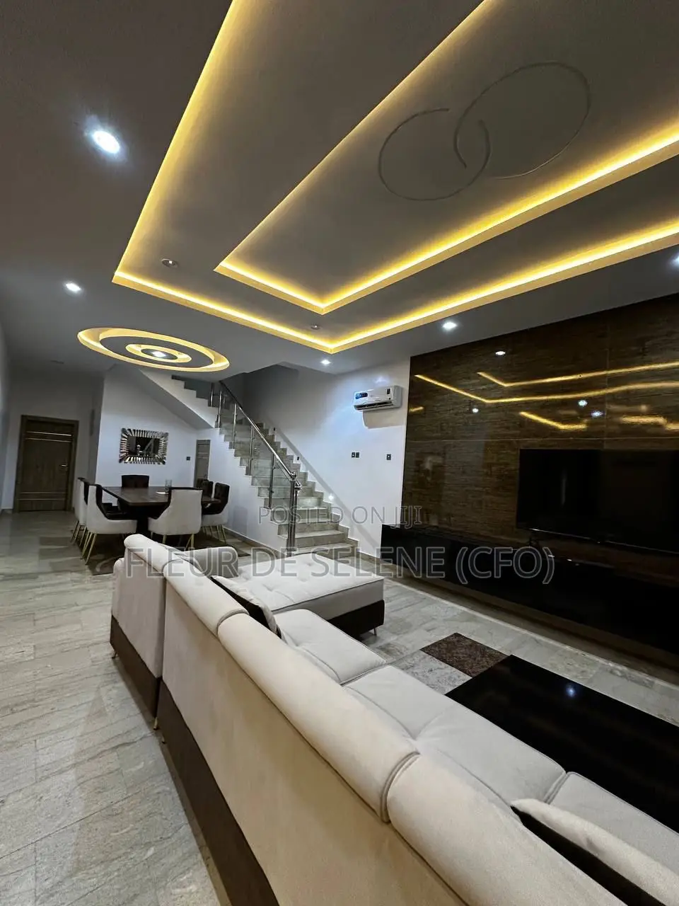 Luxurious 5 Bedroom Duplex (Self Compound) in Agungi