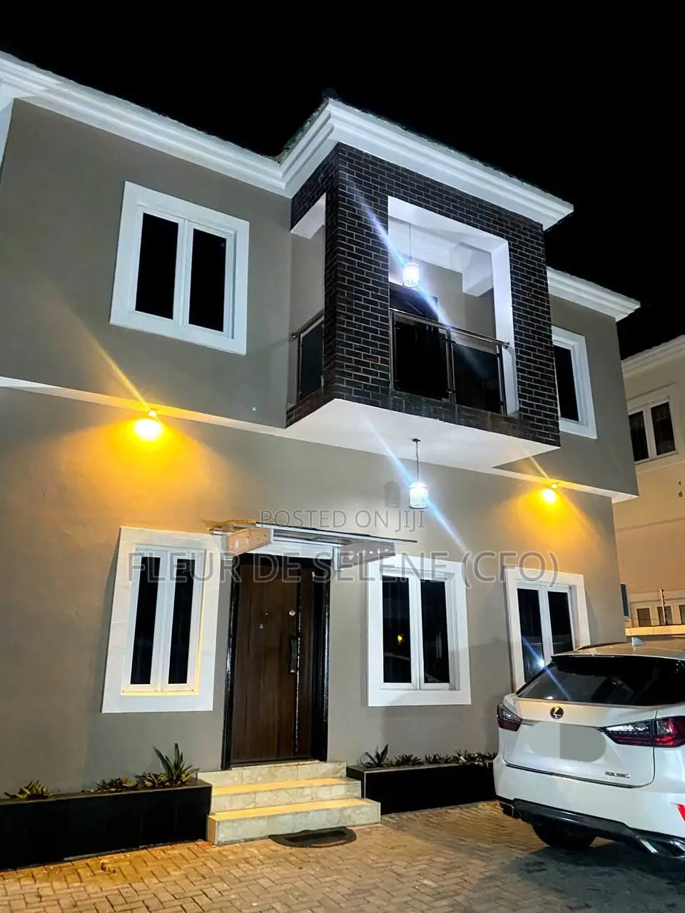 Luxurious 5 Bedroom Duplex (Self Compound) in Agungi