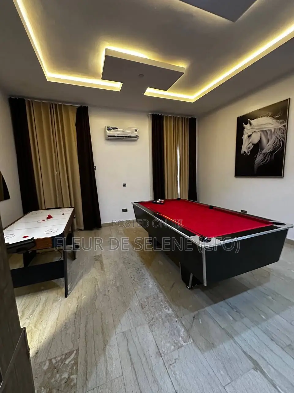 Luxurious 5 Bedroom Duplex (Self Compound) in Agungi