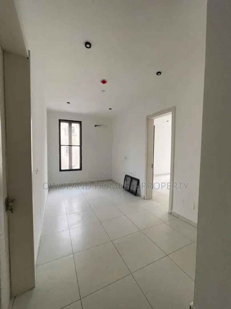 4bdrm Duplex in Ologolo for rent in Ologolo
