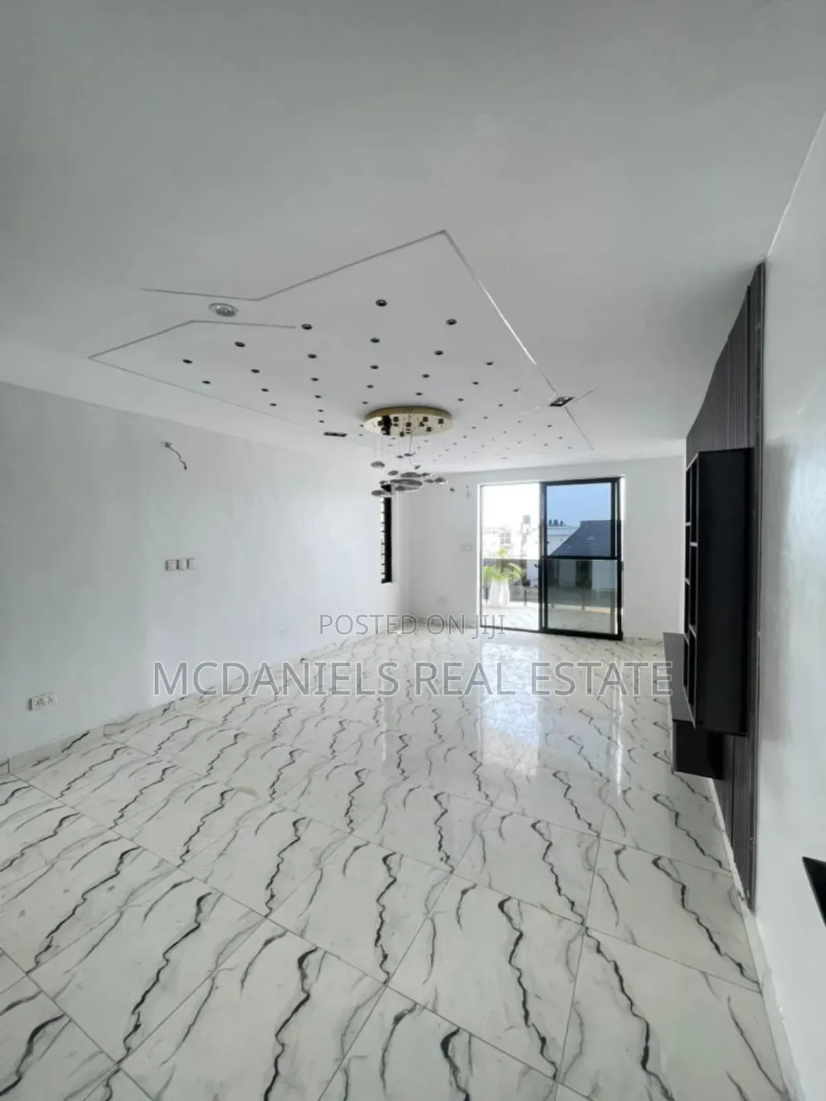 5bdrm Duplex in Ikota for sale in Ikota
