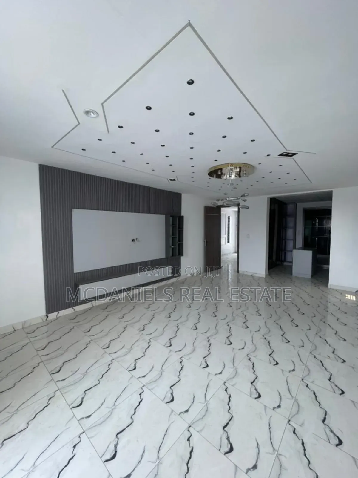 5bdrm Duplex in Ikota for sale in Ikota