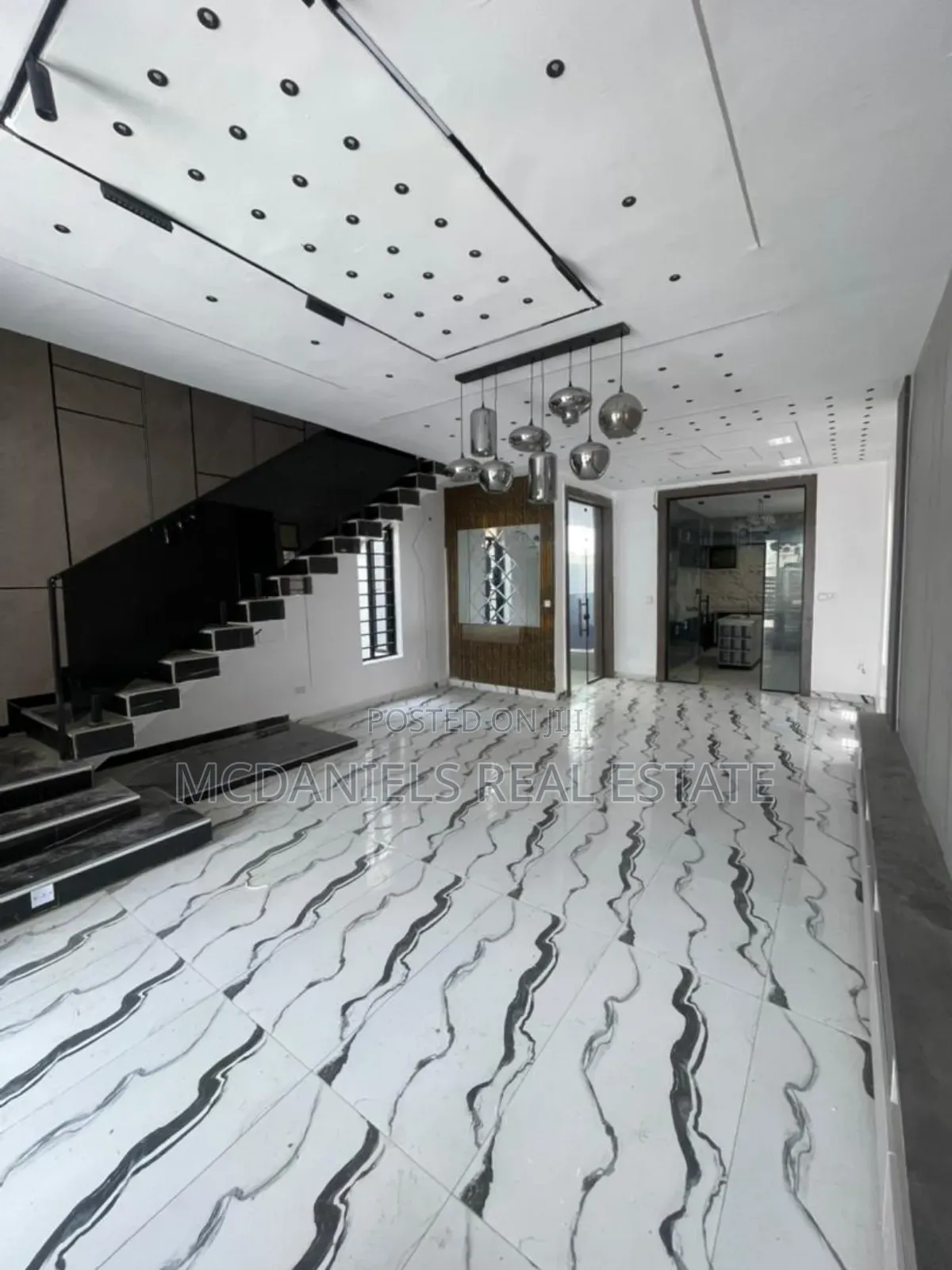 5bdrm Duplex in Ikota for sale in Ikota