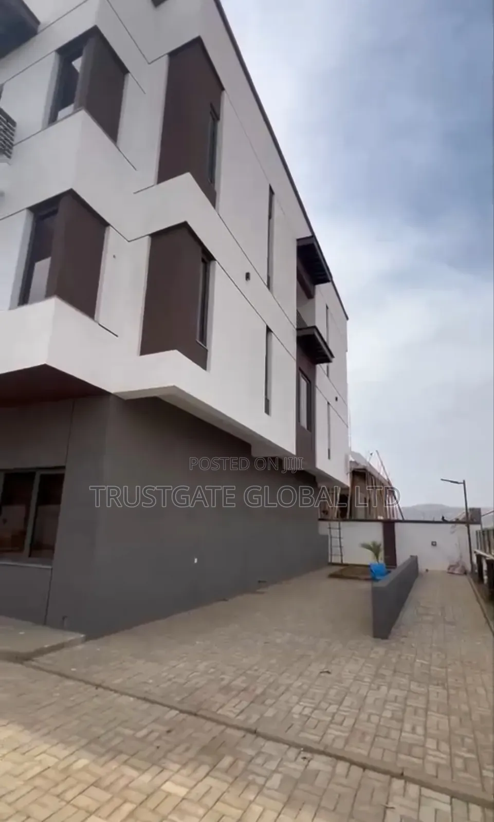 4bdrm Duplex in Mabushi for sale in Mabushi