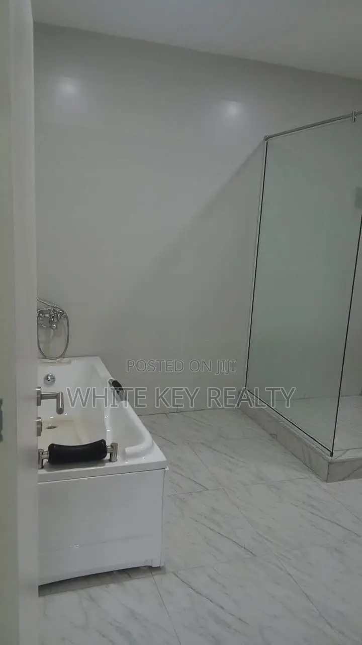 3bdrm Duplex in Urban Prime Estate for rent in Peninsula Estate