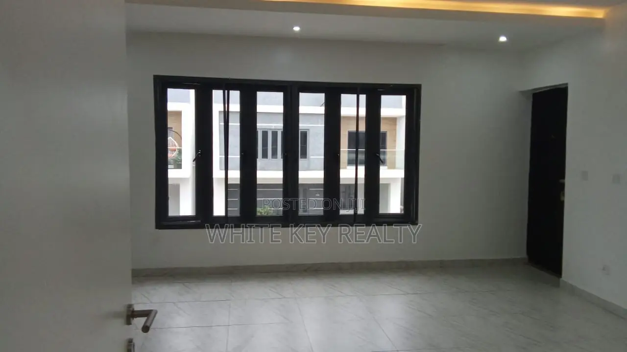 3bdrm Duplex in Urban Prime Estate for rent in Peninsula Estate