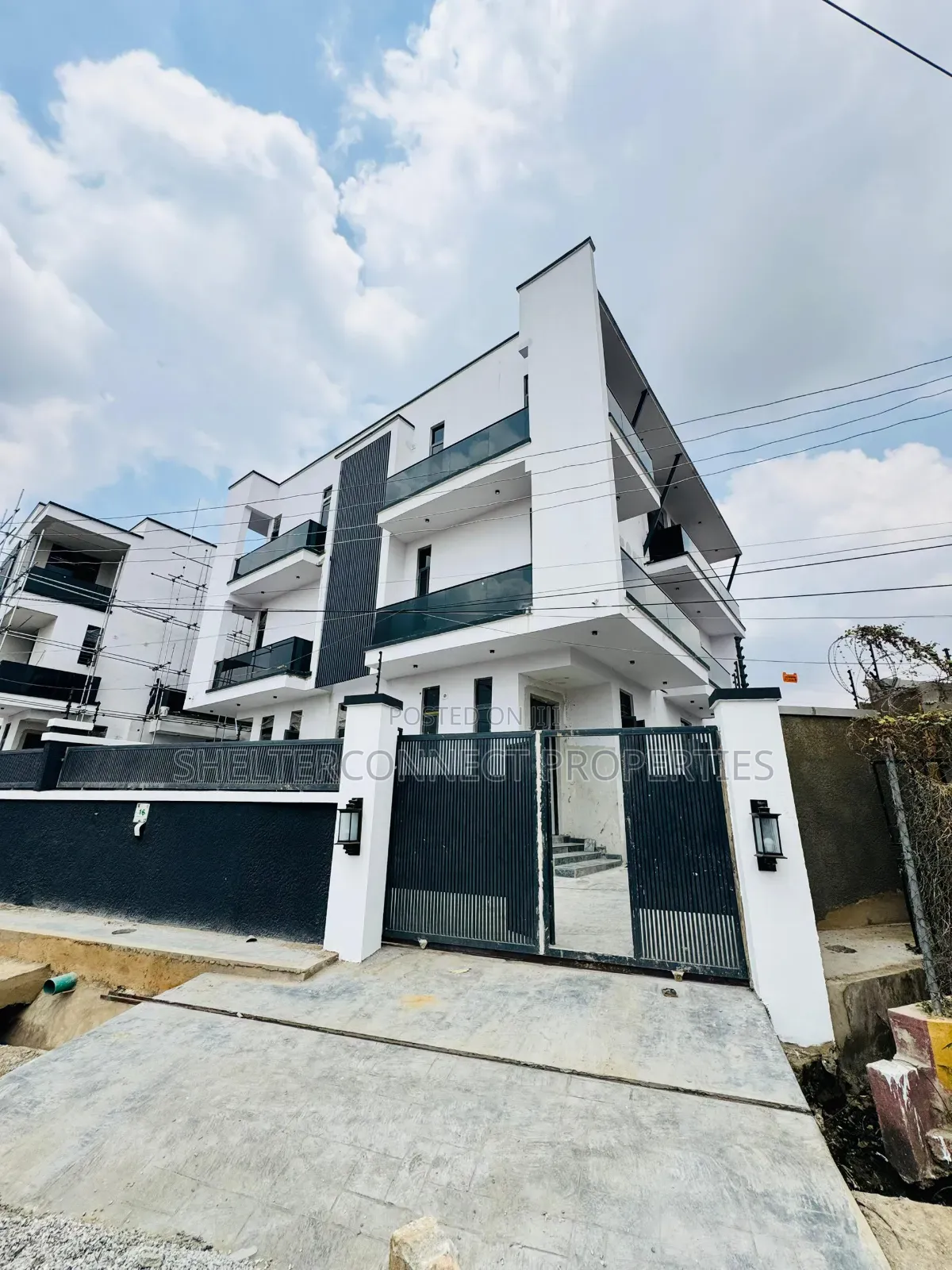 4bdrm Duplex in Berger for sale in Berger