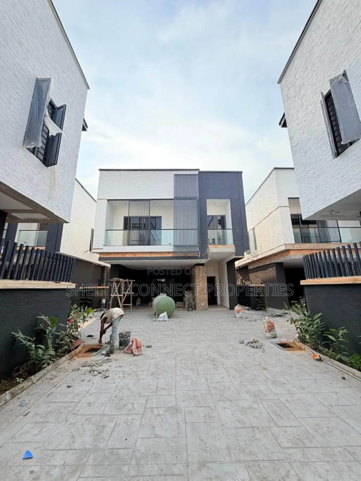 4bdrm Duplex in Berger for sale in Berger