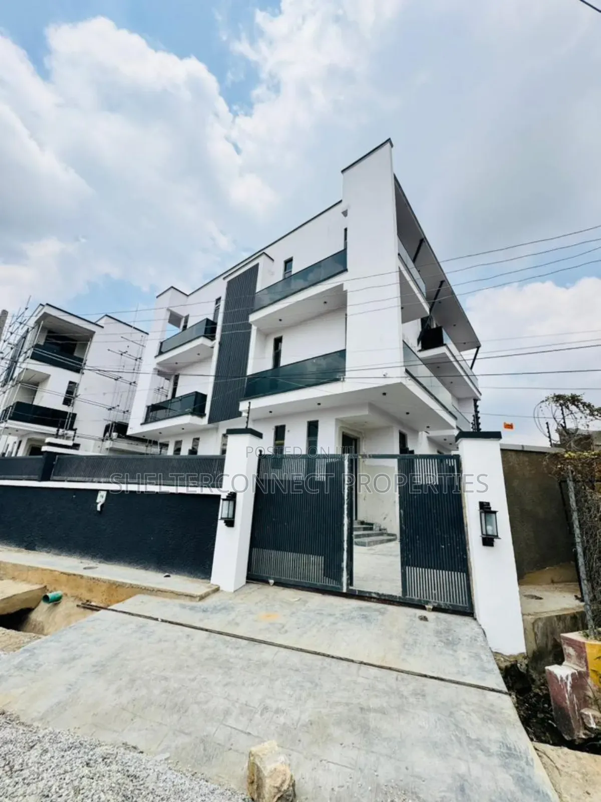 4bdrm Duplex in Berger for sale in Berger