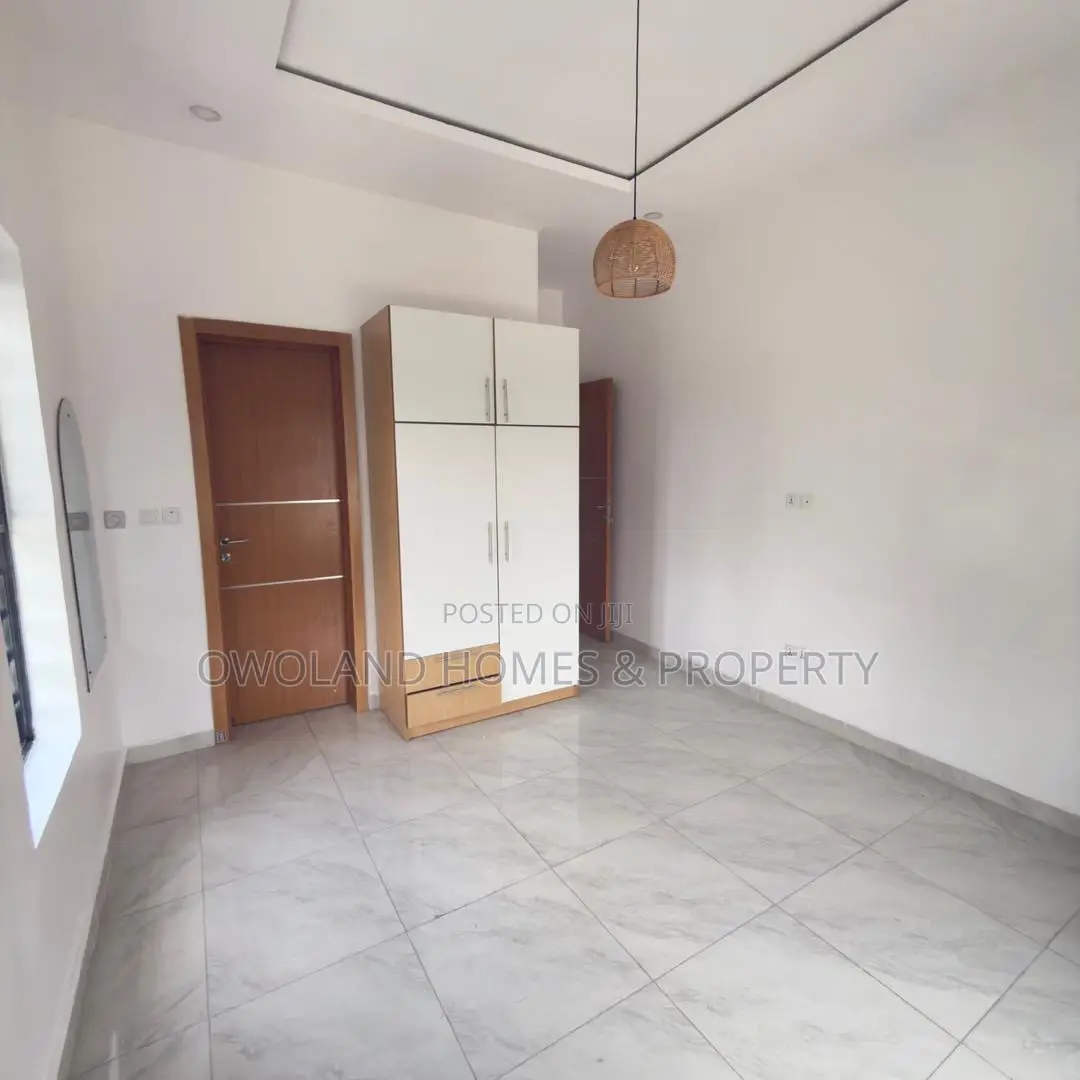 5bdrm Duplex in Lekki County, Ikota for rent in Ikota
