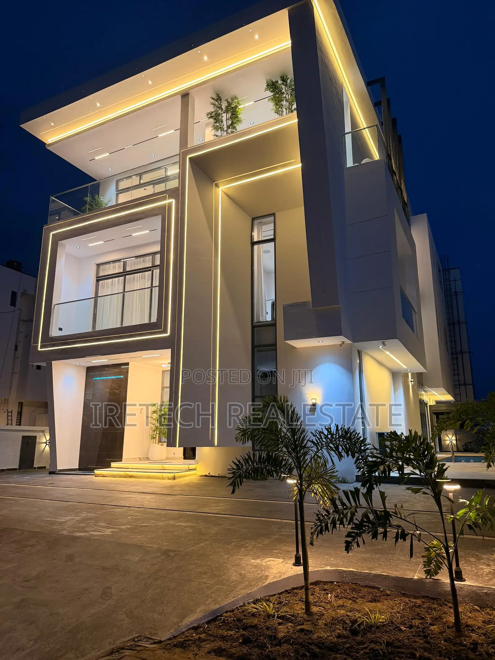 5bdrm Duplex in Ikate Hampton Estate for sale in Ikate