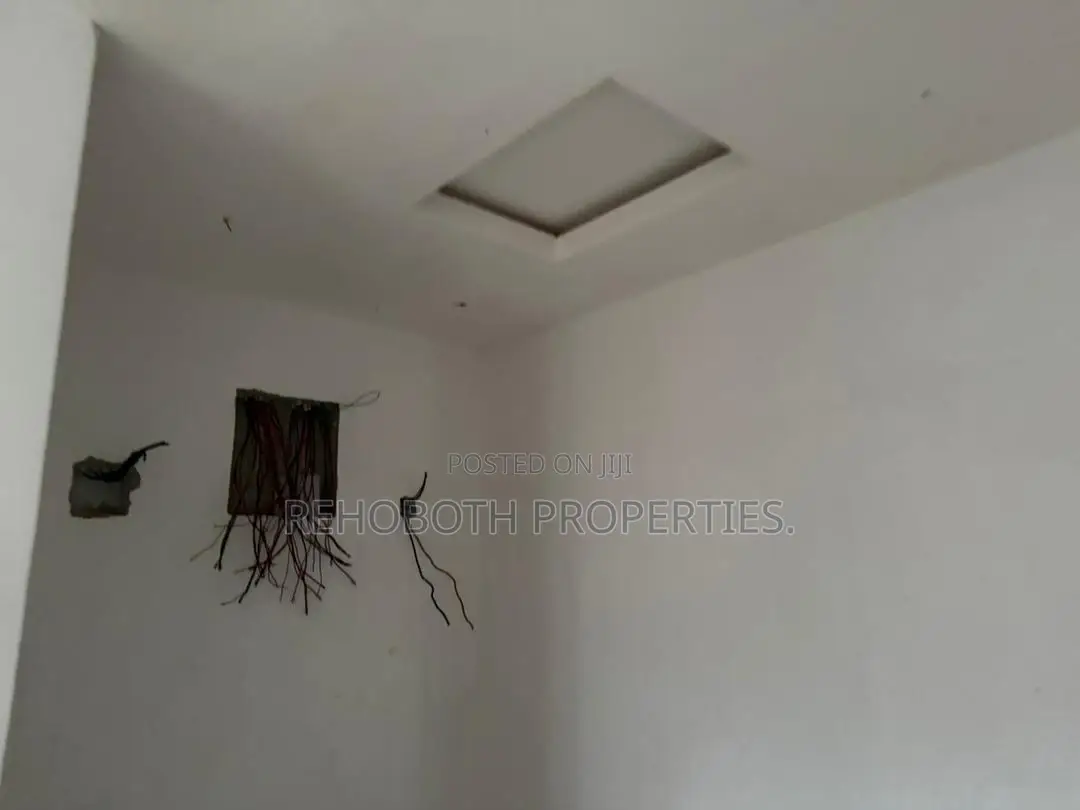 3bdrm Bungalow in Olosun, Akala Express for sale in Akala Express