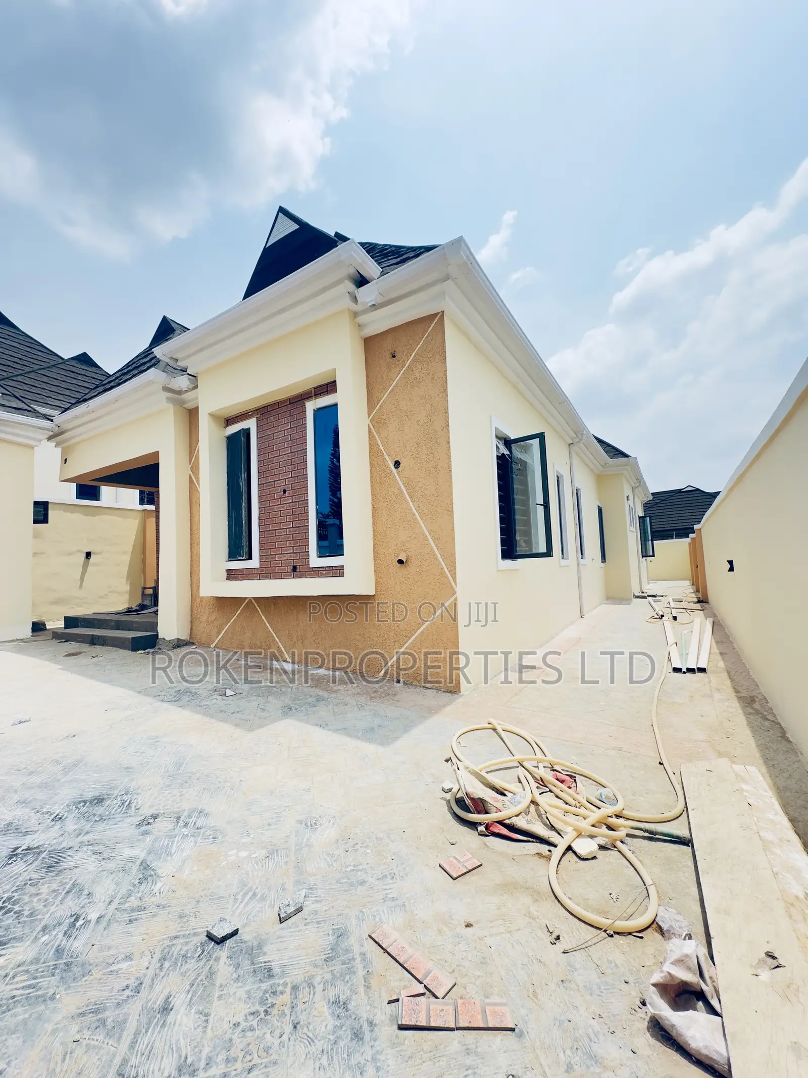 3bdrm Bungalow in Adelaja Estate, Jericho for sale in Jericho
