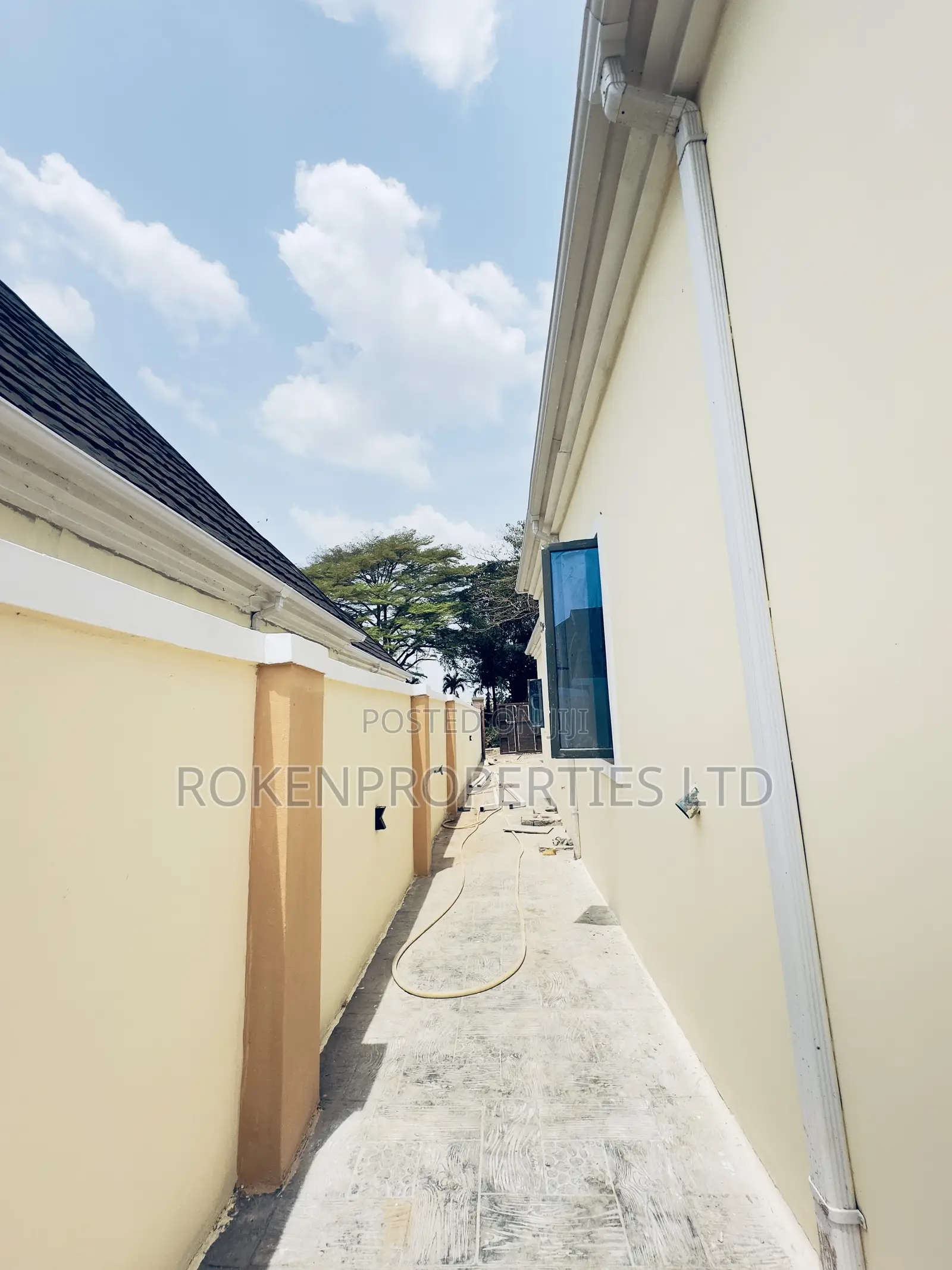 3bdrm Bungalow in Adelaja Estate, Jericho for sale in Jericho