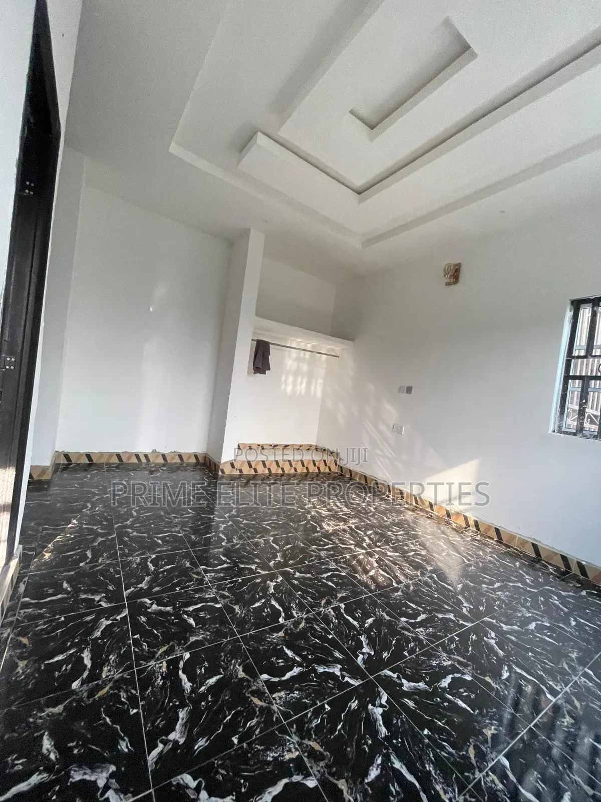 11bdrm Block of Flats in Mbikpong Estate, for sale in Uyo