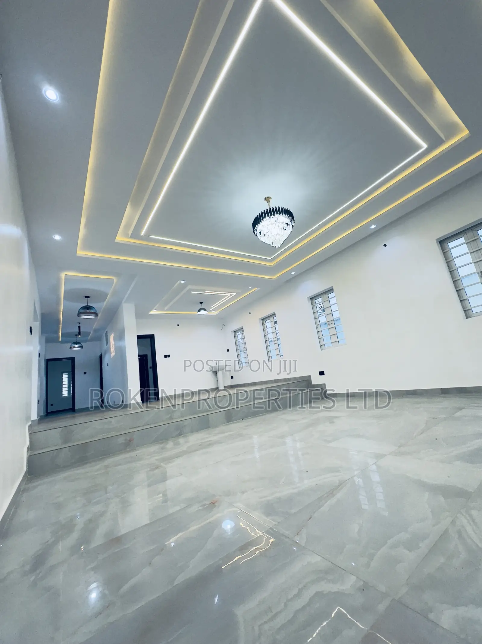 5bdrm Duplex in Jericho Estate for sale in Jericho