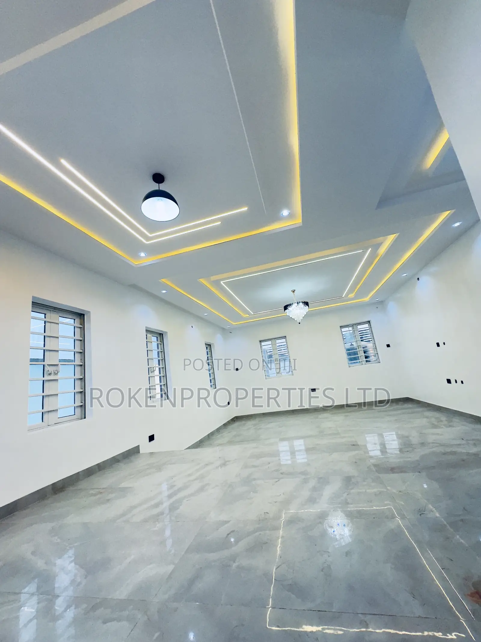 5bdrm Duplex in Jericho Estate for sale in Jericho