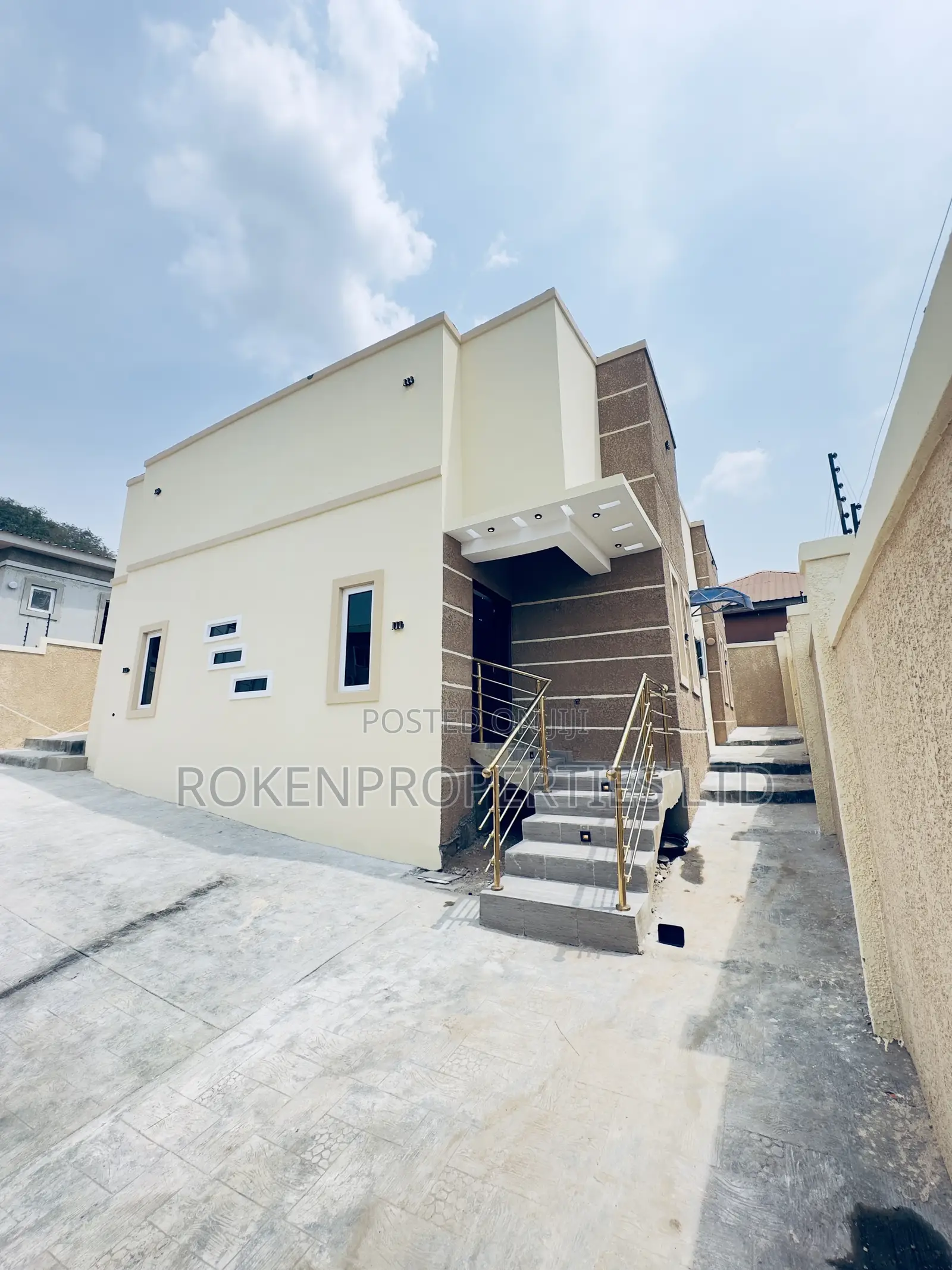 3bdrm Bungalow in Ologuneru Estate, Eleyele for sale in Eleyele