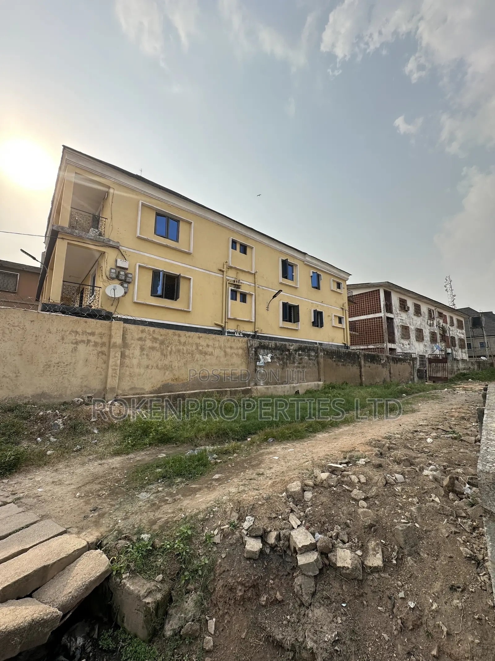 18bdrm Block of Flats in Ajibade, Ibadan North West for sale in Ibadan North West