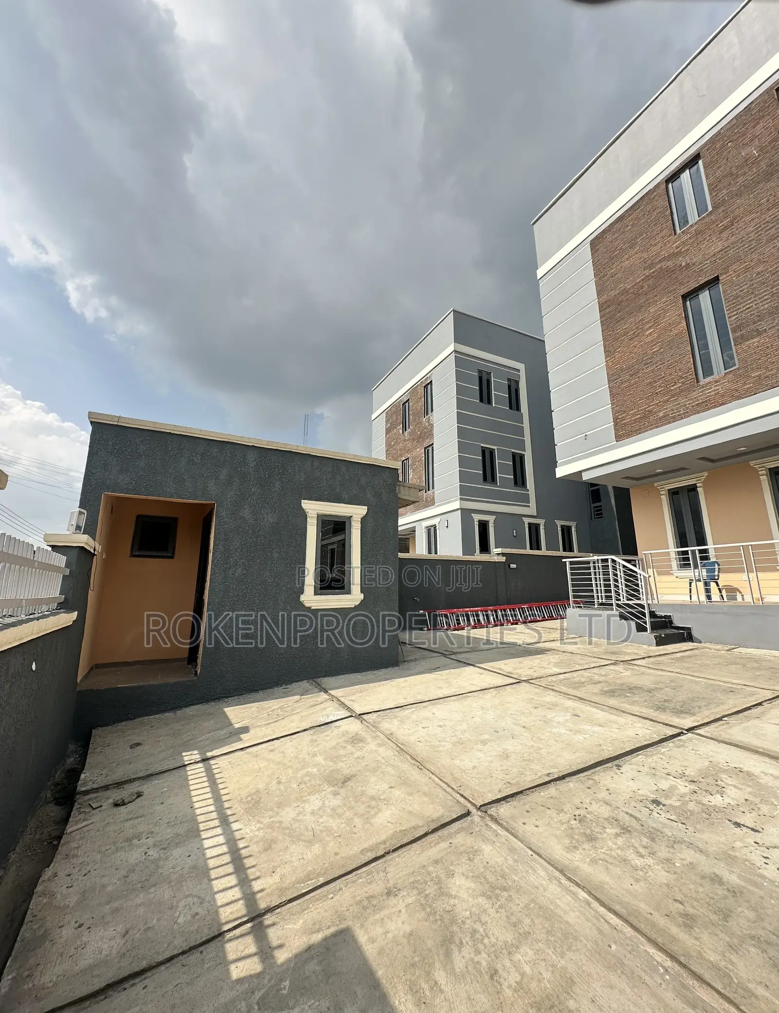 5bdrm Duplex in New Bodija Estate for sale in Bodija