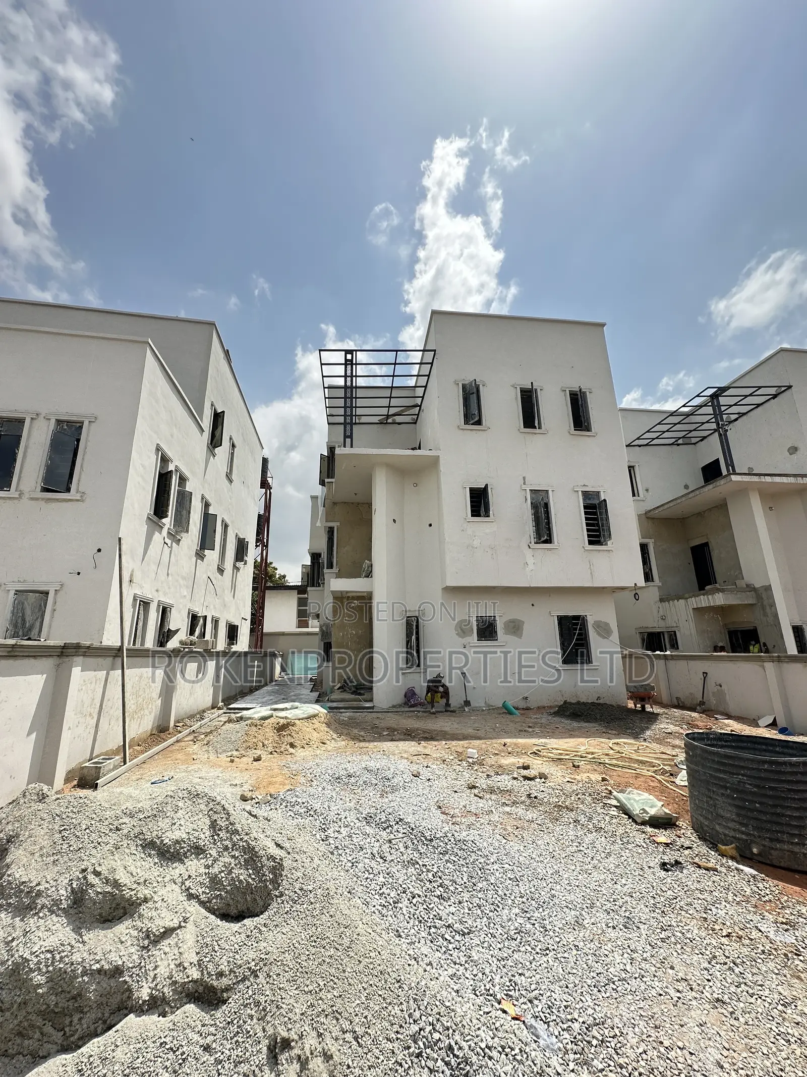 4bdrm Penthouse in Old Bodija Estate for sale in Bodija