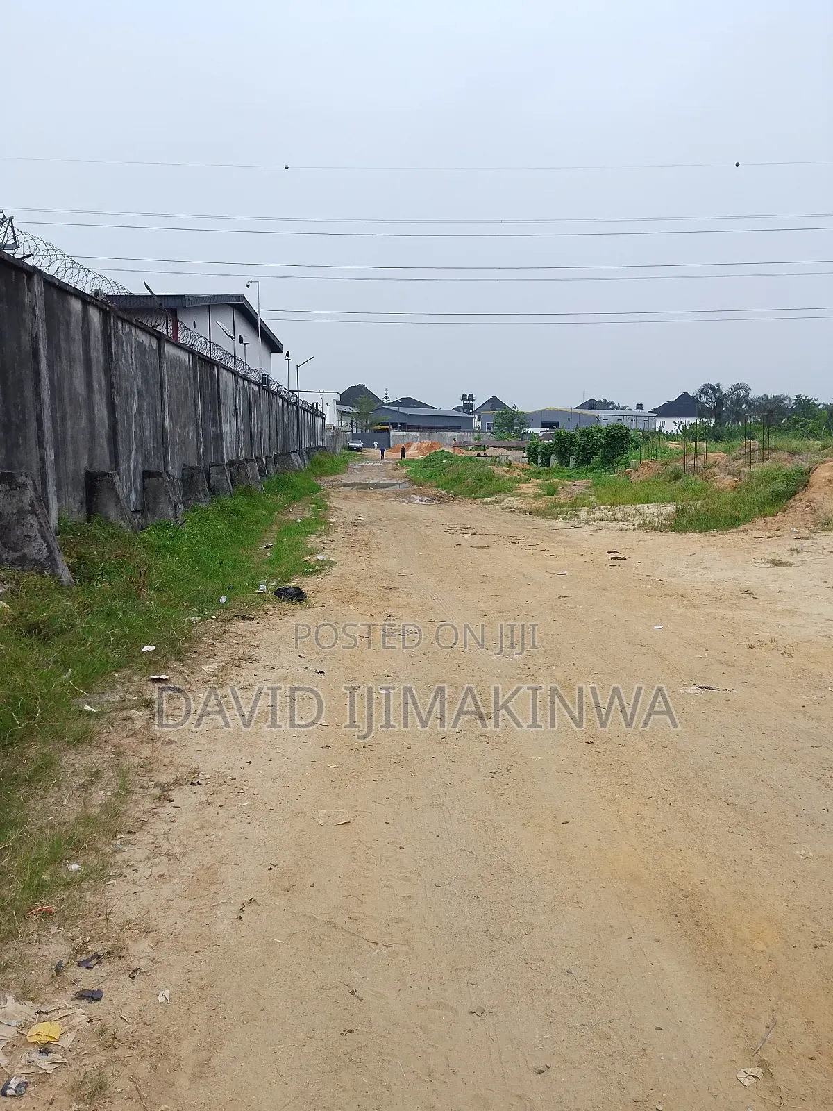 Land Directly on the Road at Eliozu Gu Ake in Eliozu