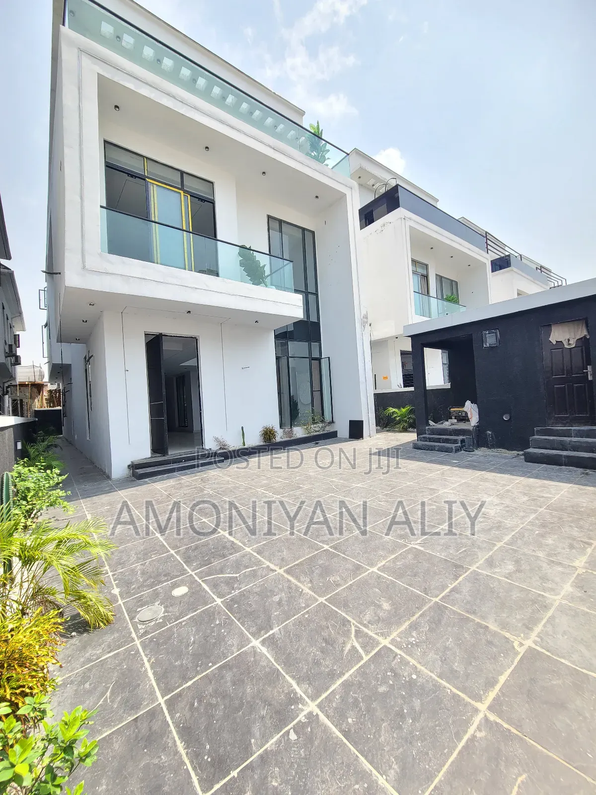 5bdrm Mansion in Ikota Gra Extension for sale in Ikota