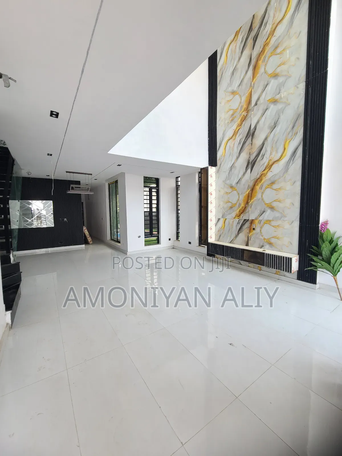 5bdrm Mansion in Ikota Gra Extension for sale in Ikota