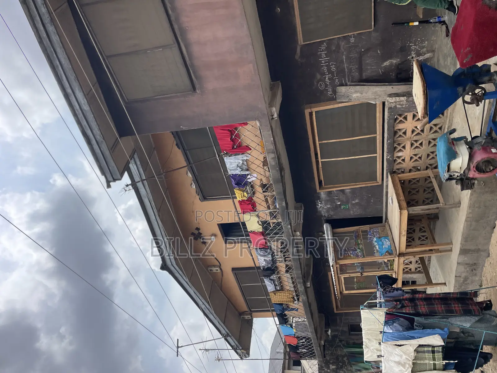 20bdrm Block of Flats in Badejo, Capitol for sale in Capitol