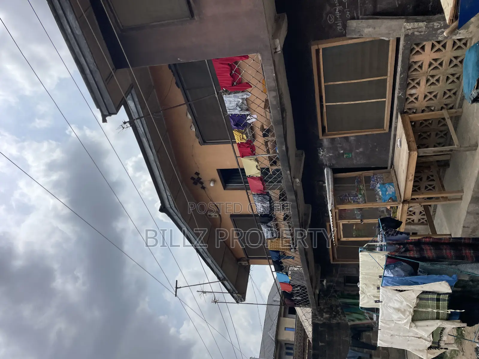 20bdrm Block of Flats in Badejo, Capitol for sale in Capitol