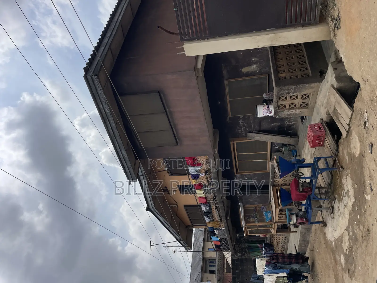 20bdrm Block of Flats in Badejo, Capitol for sale in Capitol