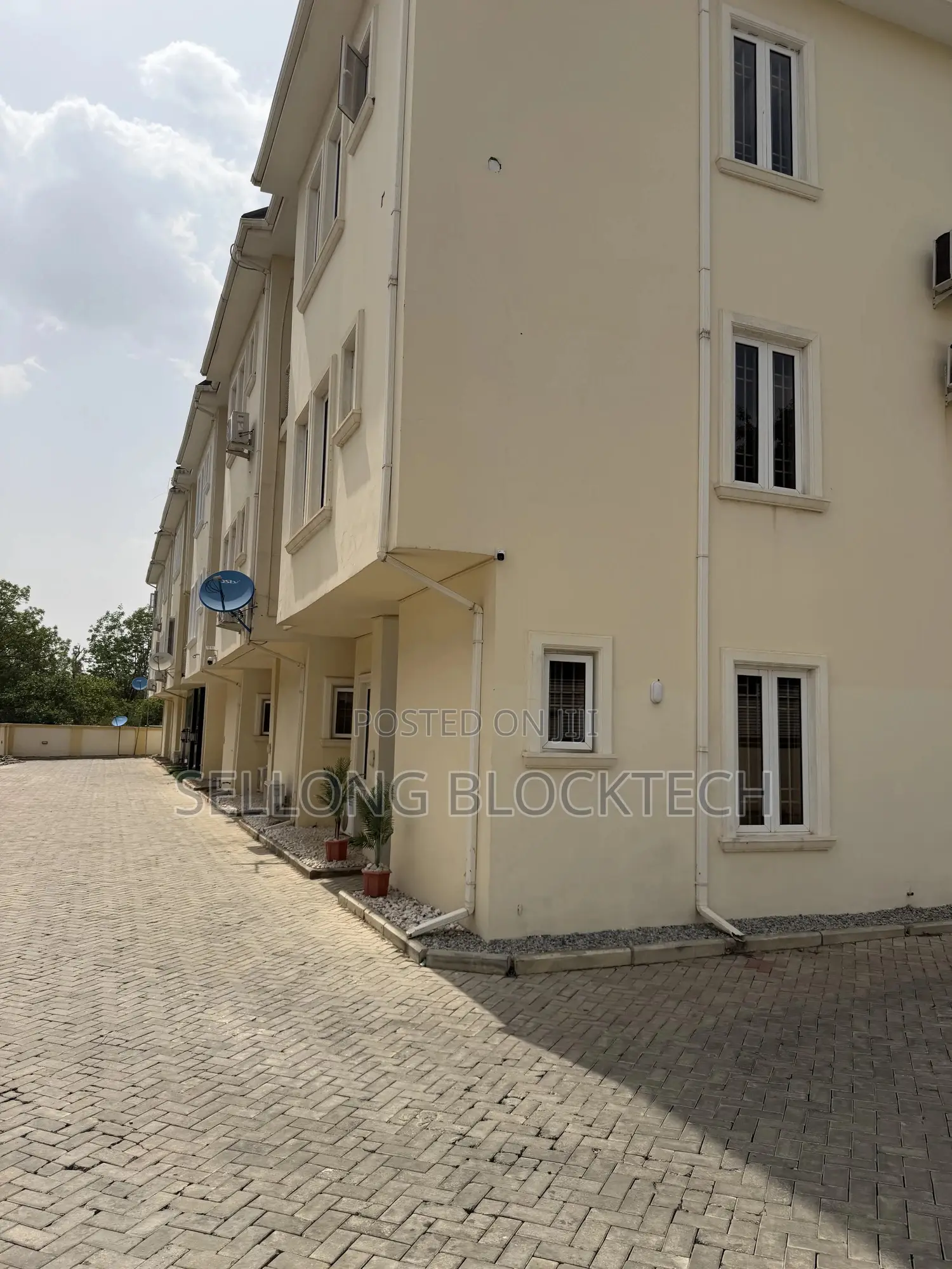 4bdrm Townhouse/Terrace in Guzape District for sale in Guzape District