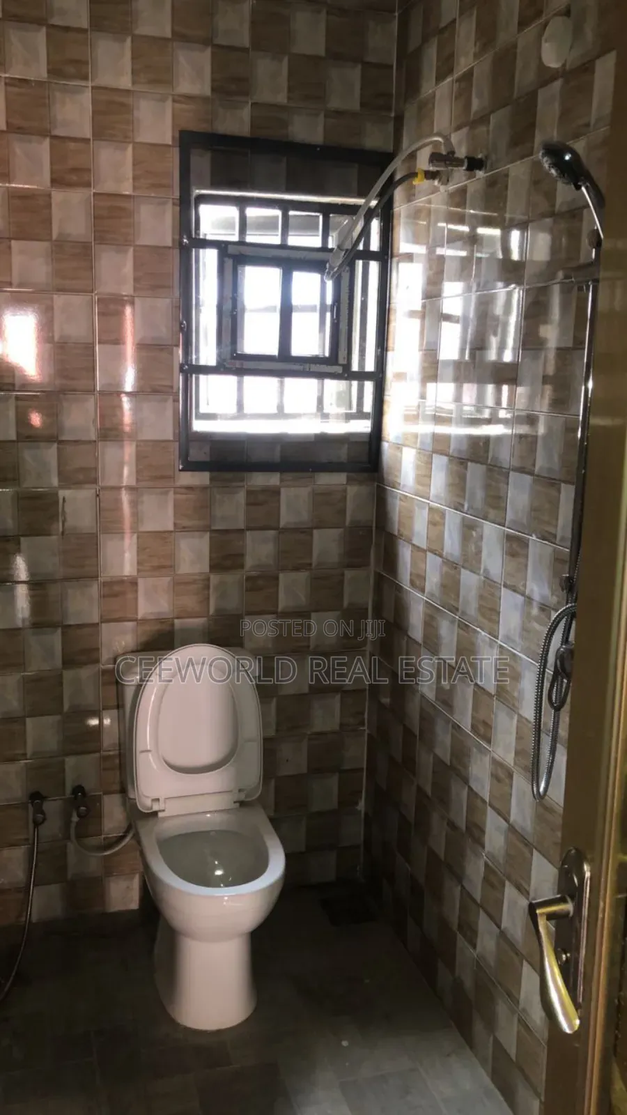380sqm at Aleshinloye Market Close to Jericho / Iyaganku/Dugbe in Jericho