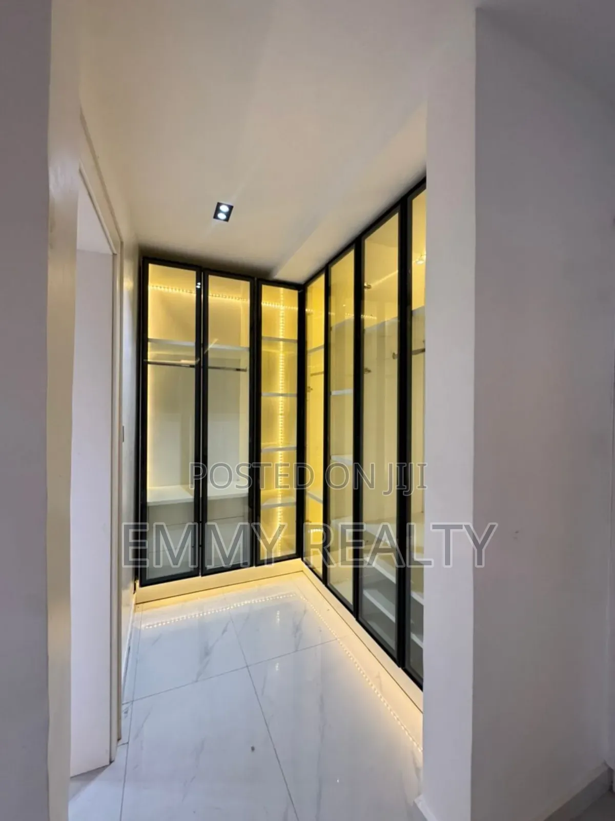 4bdrm Duplex in Eliozu for sale in Eliozu
