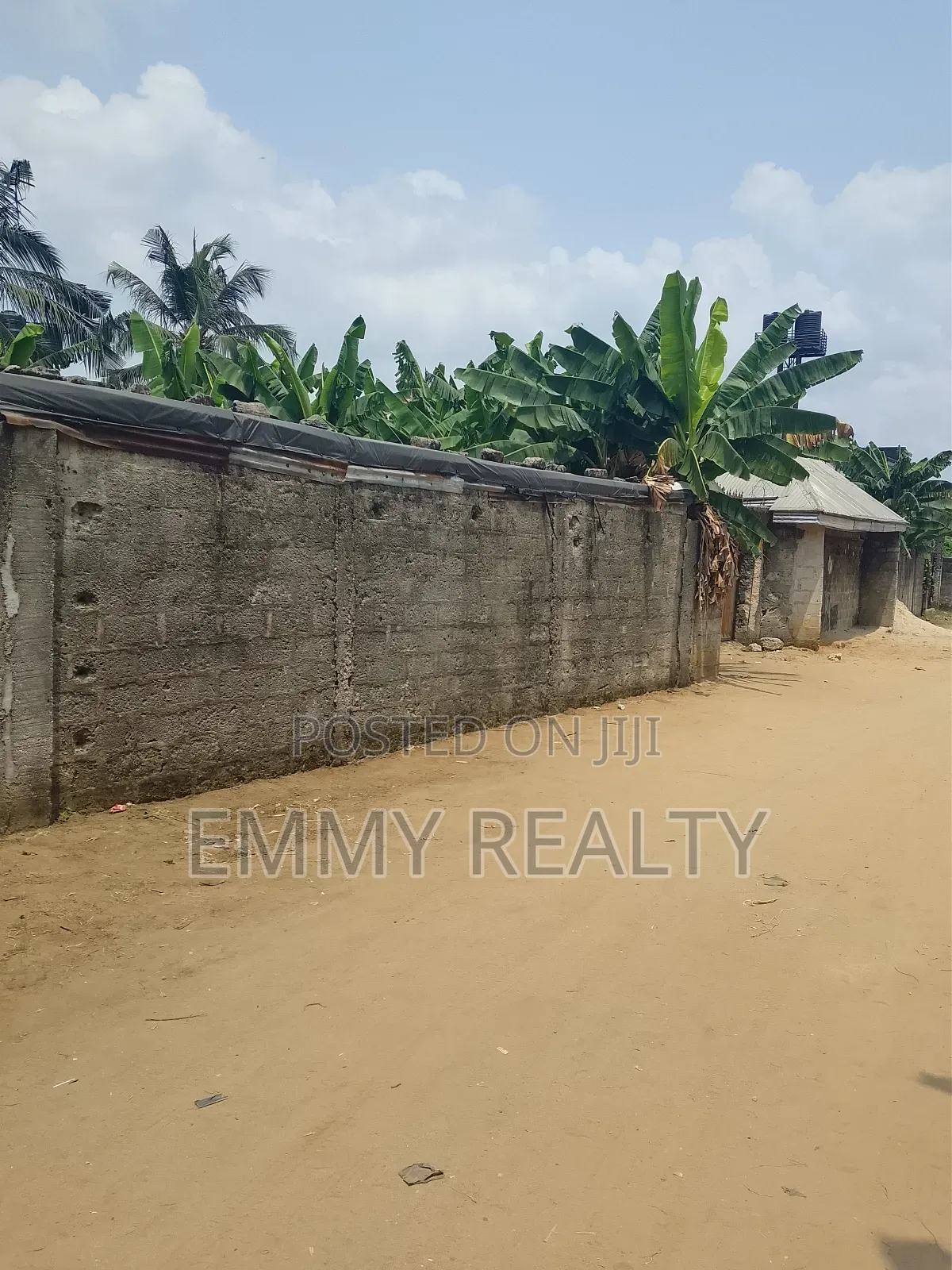 One Quarter Land for Sale in Eliozu
